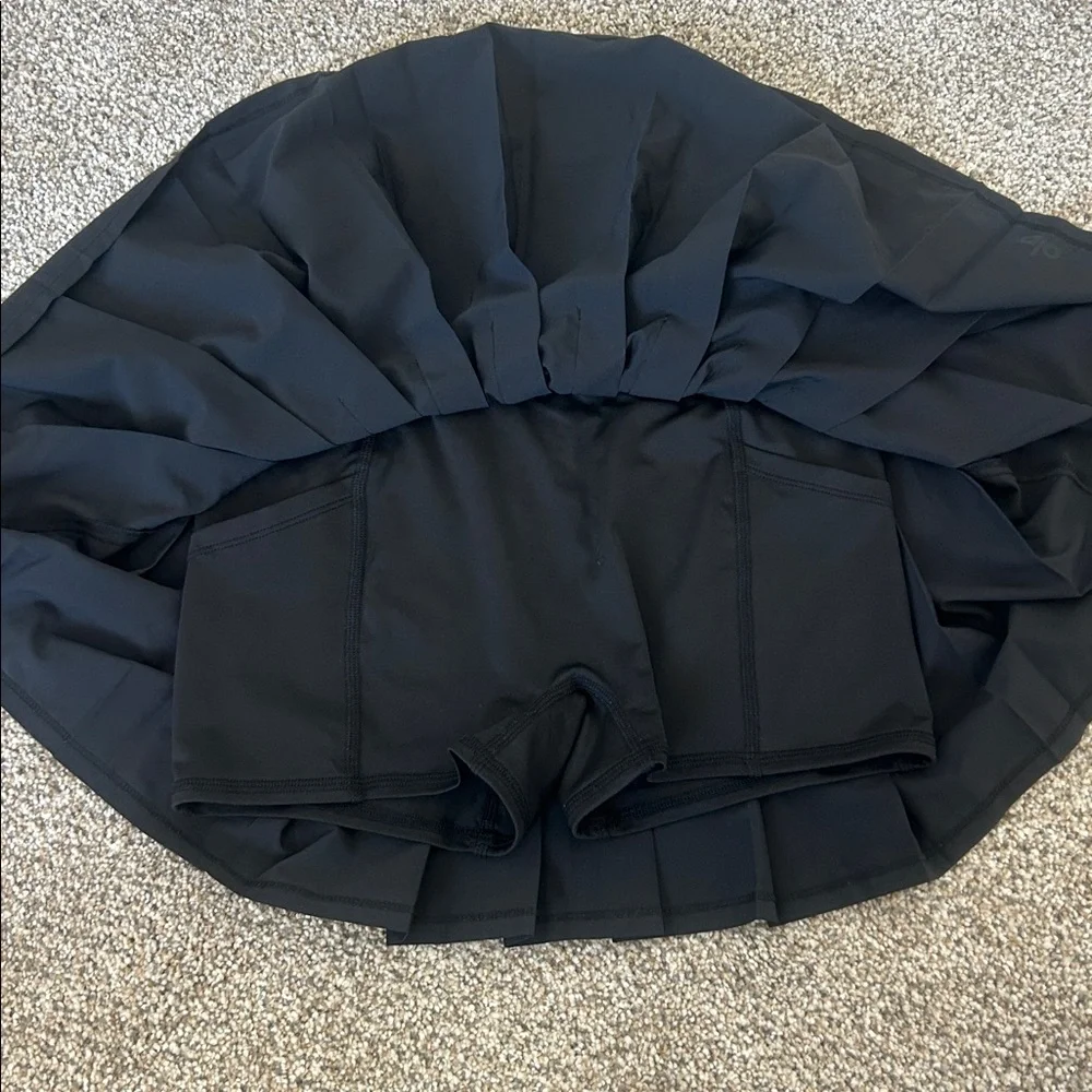 Alo Pleated Tennis Skirt in Black